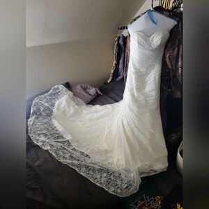 Elegant White Lace Wedding Dress